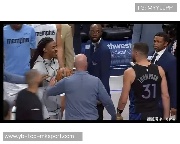 克莱呼吁莫兰特全力以赴但外界因素频频干扰他的表现 克莱呼吁莫兰特全力以赴但外界因素频频干扰他的表现