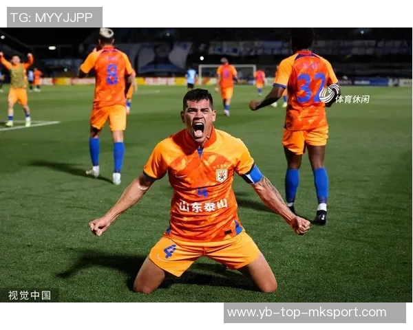 刘越庆祝泰山队32岁生日强调其作为山东队历史延续的重要性 刘越庆祝泰山队32岁生日强调其作为山东队历史延续的重要性